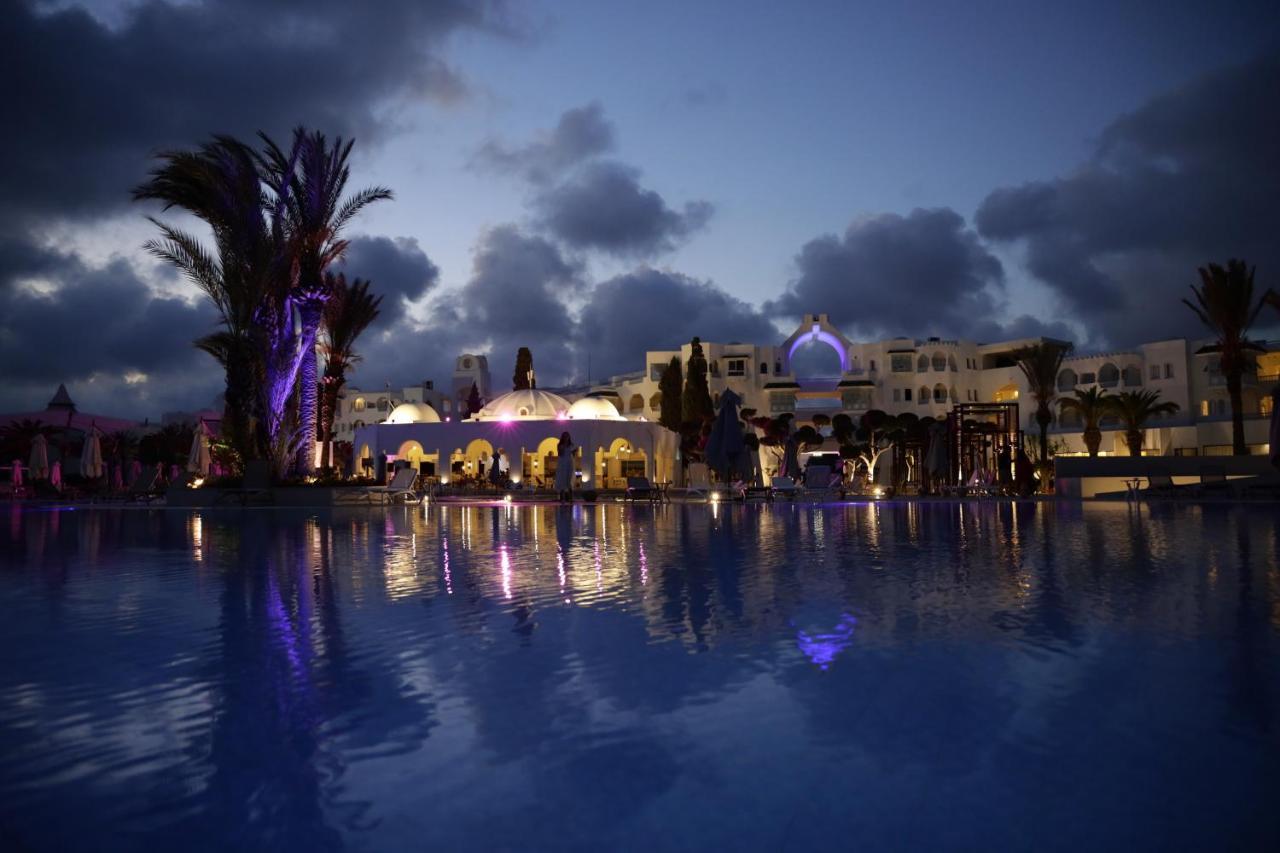 The Mirage Resort & Spa ฮัมมาเม็ต ภายนอก รูปภาพ The Royal Mirage Hotel at night
