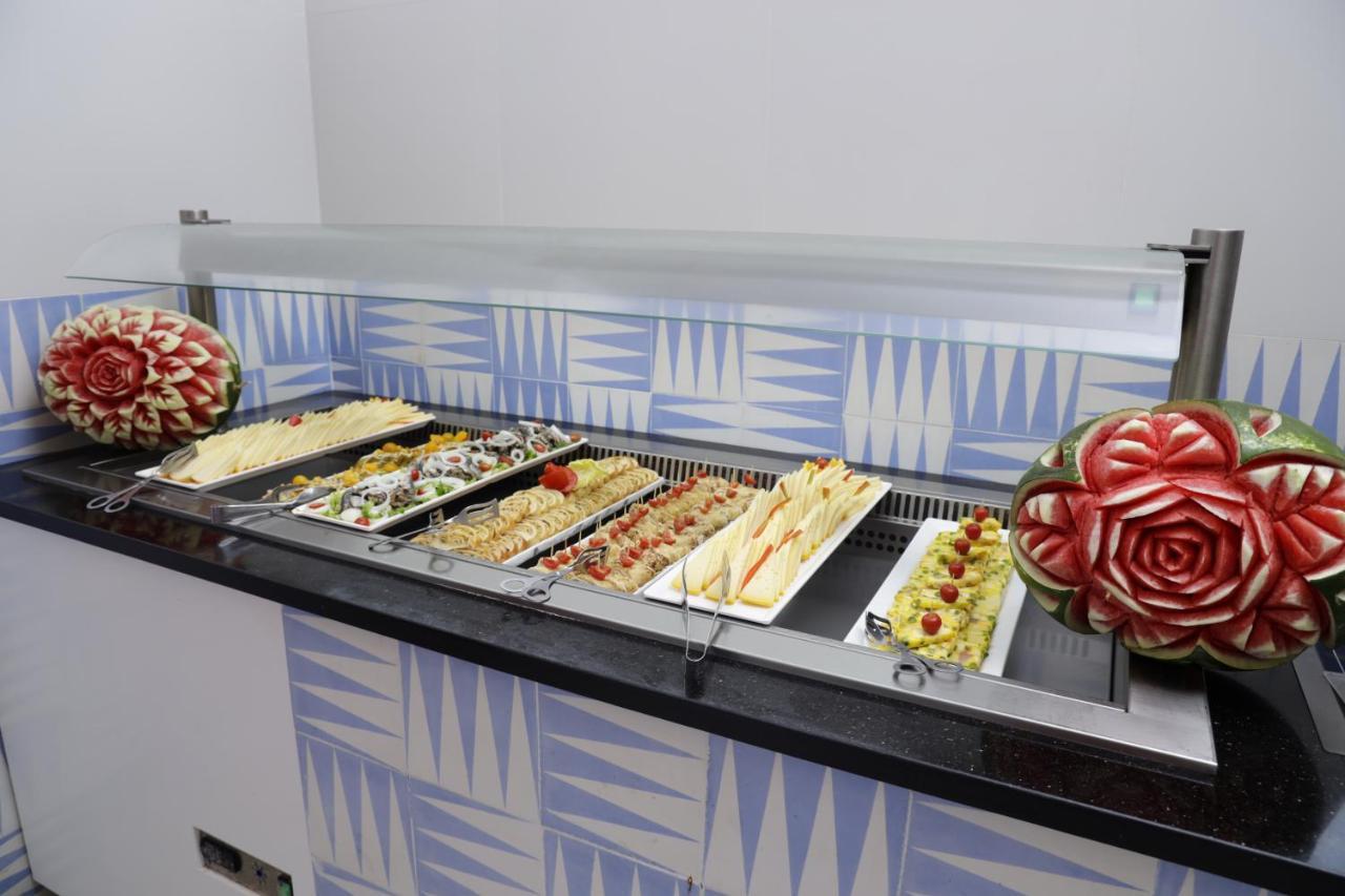 The Mirage Resort & Spa ฮัมมาเม็ต ภายนอก รูปภาพ A display case with food