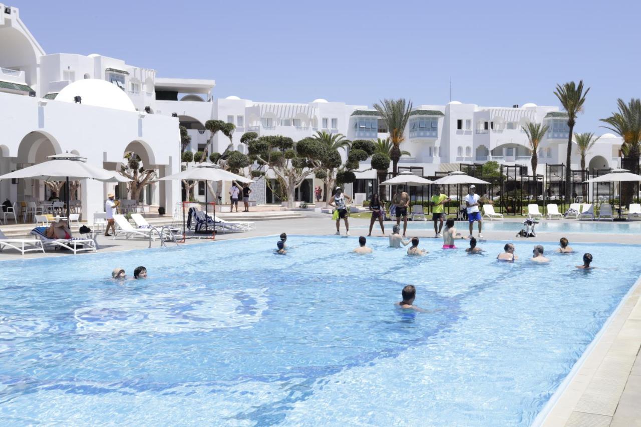 The Mirage Resort & Spa ฮัมมาเม็ต ภายนอก รูปภาพ A swimming pool in Tunisia