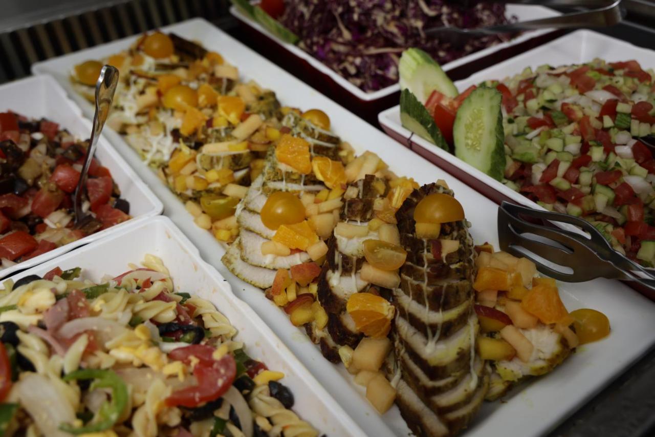 The Mirage Resort & Spa ฮัมมาเม็ต ภายนอก รูปภาพ A selection of salads